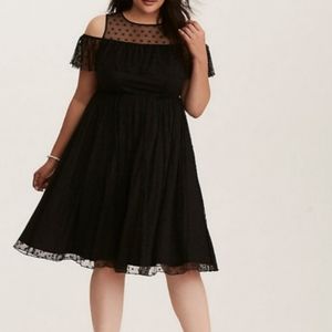 TORRID mesh black Star flowy ruffle tulle cold shoulder dress size 4